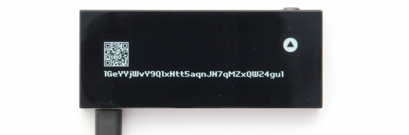 آدرس و کد QR آن نیز در صفحه نمایش KeepKey 